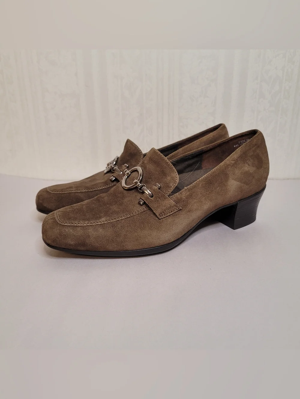 Munro Brown Suede Horsebit Heeled Loafers Size 6W - Picture 5 of 10